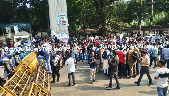 ৪৭তম বিসিএস: লিখিত পরীক্ষা পেছানোর দাবিতে আন্দোলন অব্যাহত