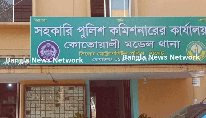 দুর্গন্ধের উৎস খুঁজতে গিয়ে বন্ধ দোকানে মিলল ব্যবসায়ীরা মরদেহ